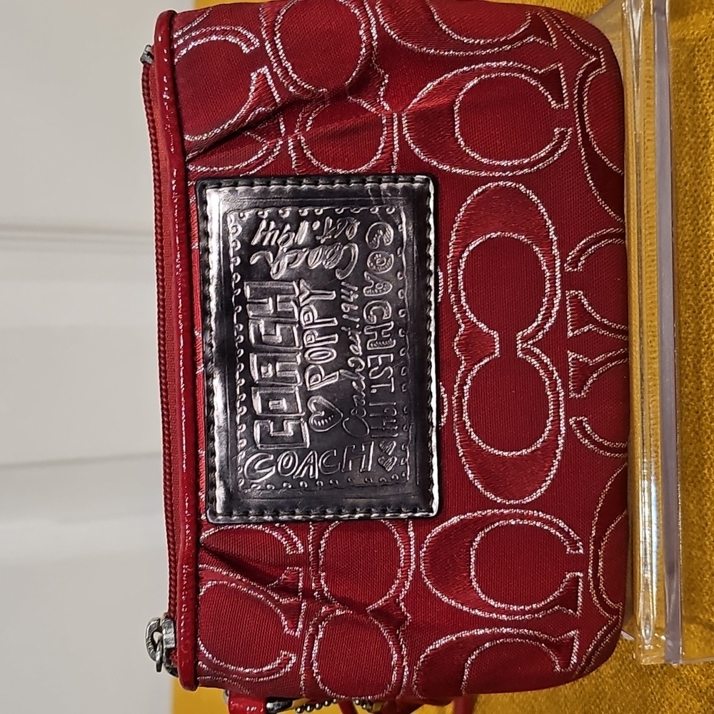Coach POPPY Red and Silver Vintage Wristlet EUC - Picture 5 of 12